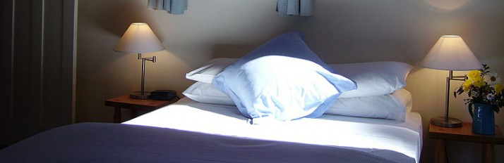 HeaderRiverbank-main-bedroom-2