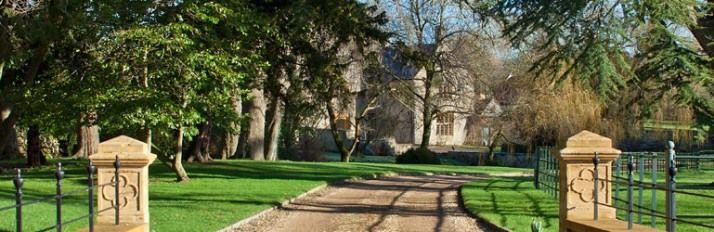 _header-front-gates