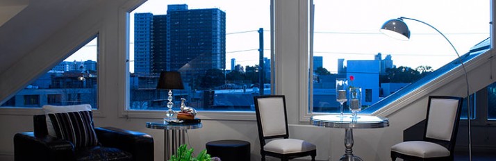 0000053378_HeaderAndre-Junior---City-Skyline-from-Lounge