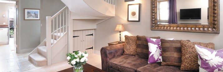 crab cottage lounge