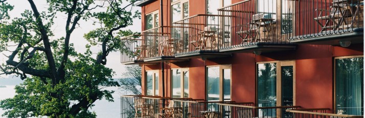 Hotel J