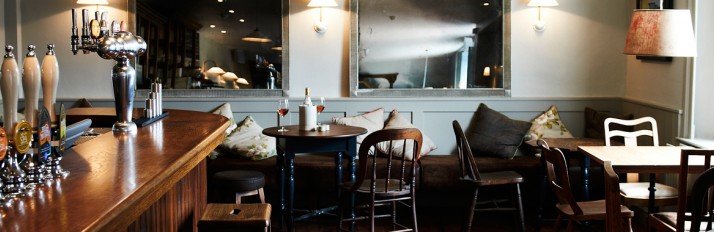 swan-bar-mirrors-long