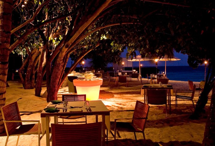 Mr & Mrs Smith - Fogliani's beach restaurant