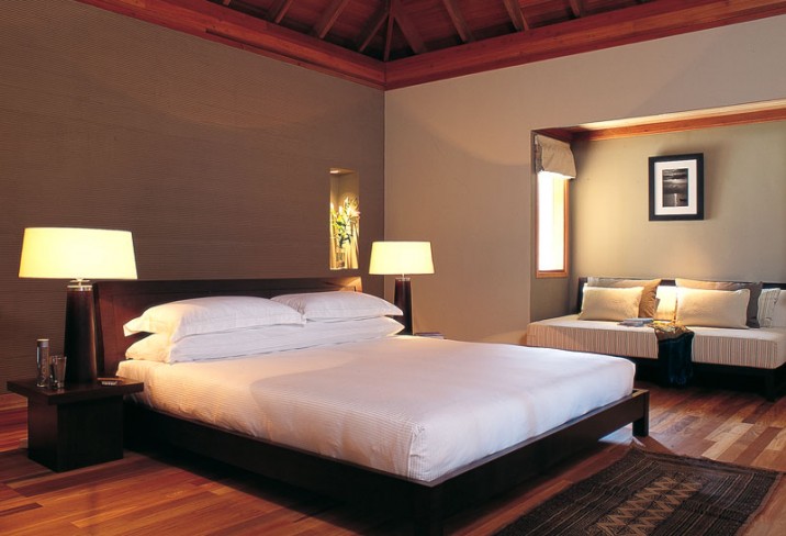 Mr & Mrs Smith - Lagoon Bungalow bedroom