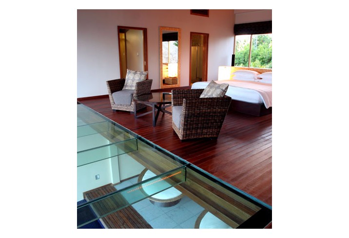 Mr & Mrs Smith - Beach Pavilion bedroom