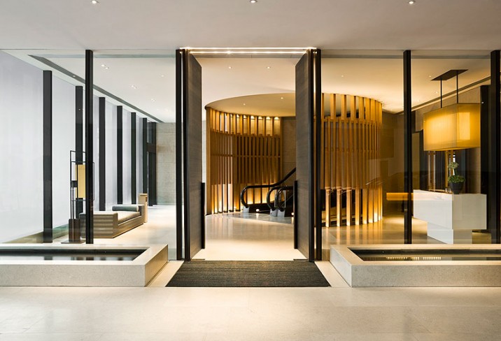 Mr & Mrs Smith - Level 4 entrance