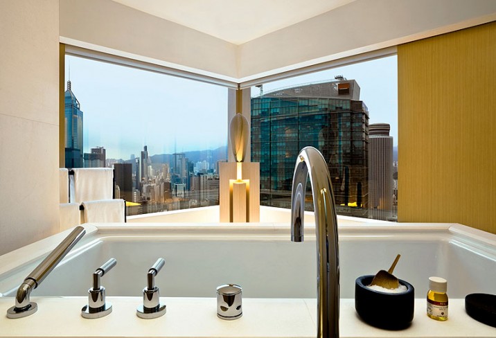 Mr & Mrs Smith - Studio 80 bathroom