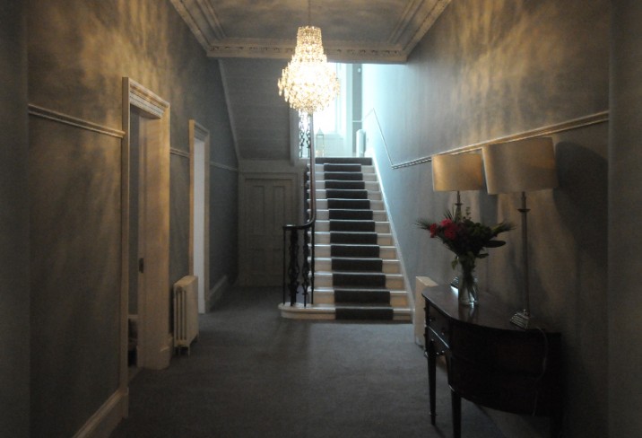 Mr & Mrs Smith - Hallway
