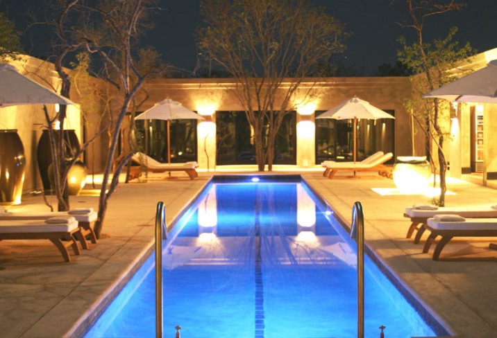 Mr & Mrs Smith - Pool