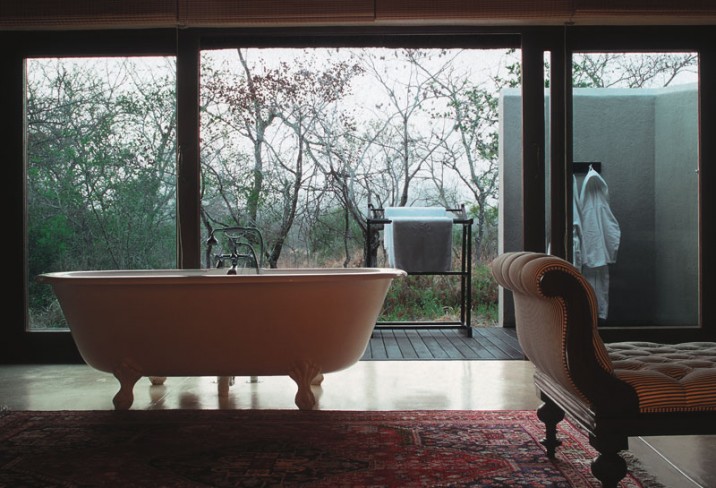Mr & Mrs Smith - En-suite bathroom