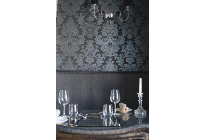 Mr & Mrs Smith - Dining Room