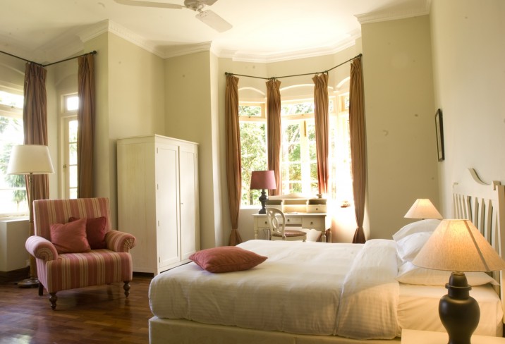 Mr & Mrs Smith - Castlereagh Bungalow