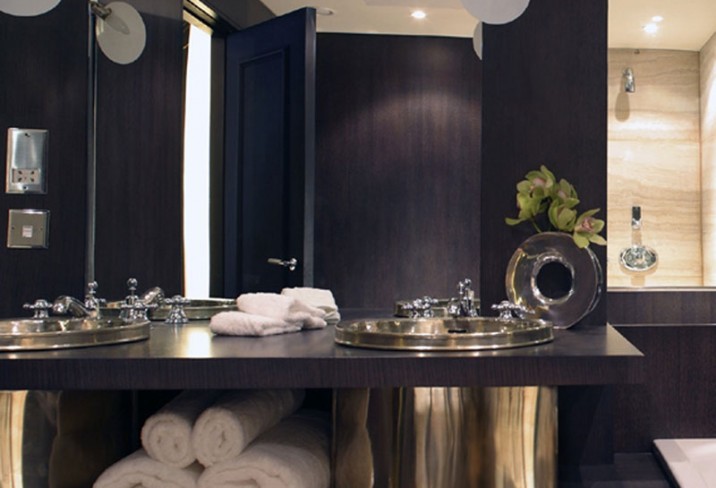 Mr & Mrs Smith - Bathroom
