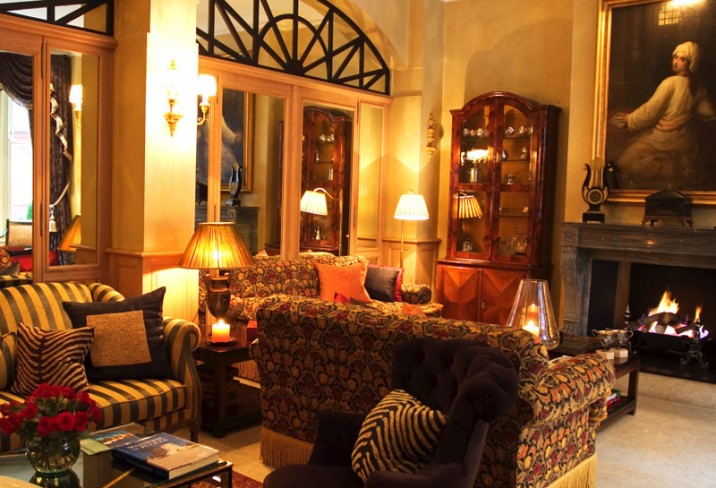 Mr & Mrs Smith - Drawing room
