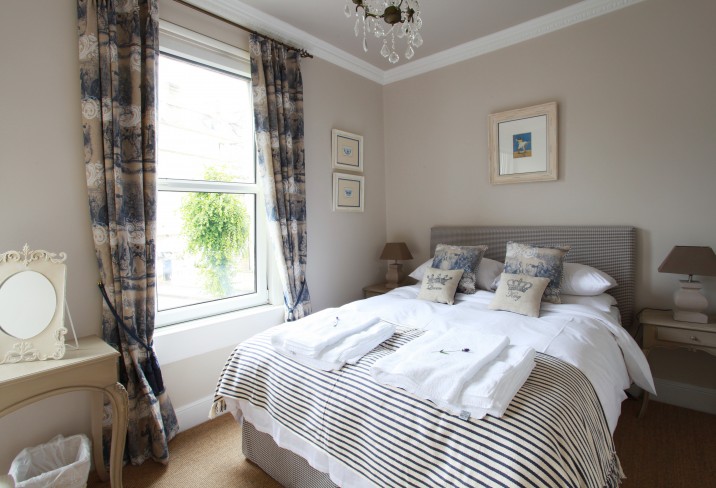 Mr & Mrs Smith - Luxury King Room (Bedroom 1)