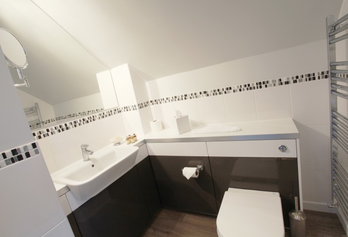 Mr & Mrs Smith - Luxury King Room (Bedroom 6)