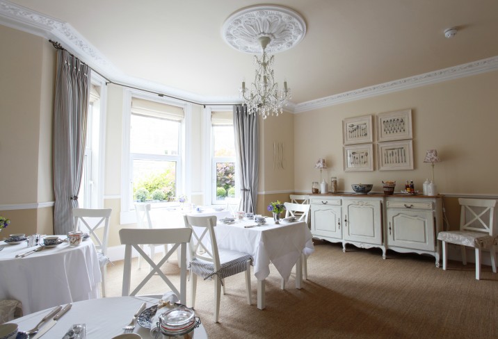 Mr & Mrs Smith - Dining Room