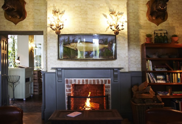 Mr & Mrs Smith - Fireplace