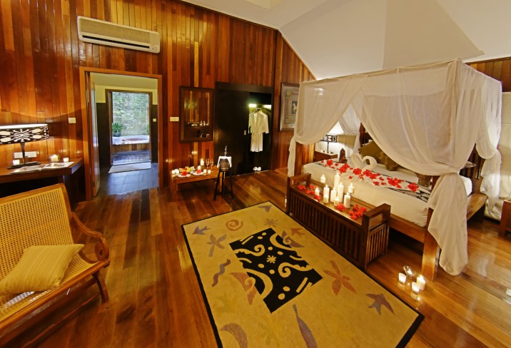Mr & Mrs Smith - Tree House Villa