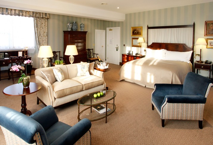 Mr & Mrs Smith - Kauto Star Suite
