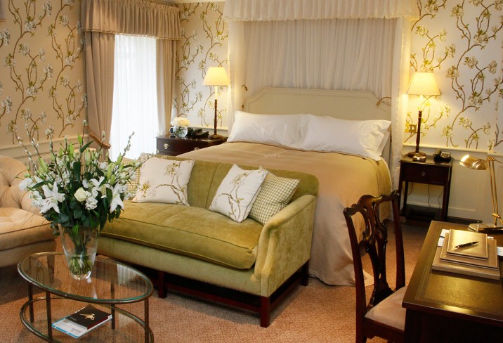 Mr & Mrs Smith - Luxury Room