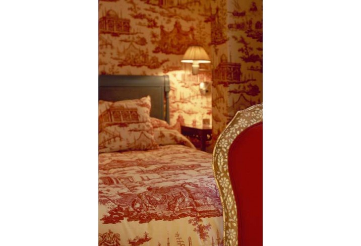 Mr & Mrs Smith - Bedroom
