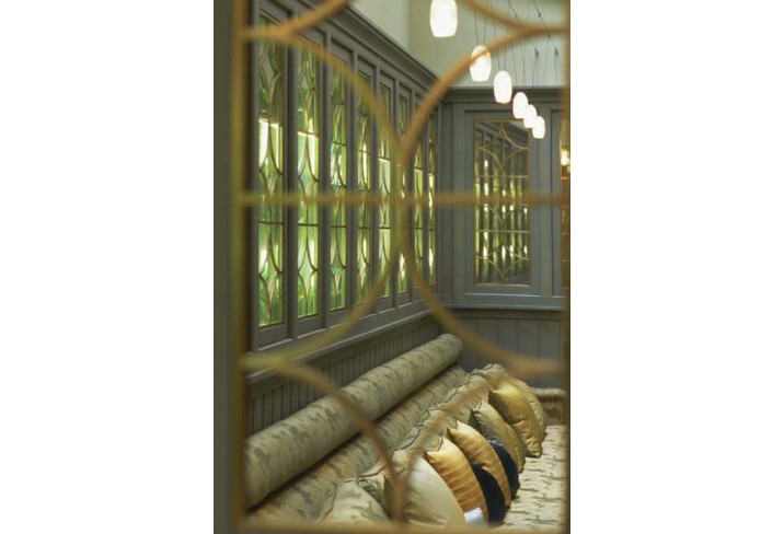 Mr & Mrs Smith - Restaurant seating