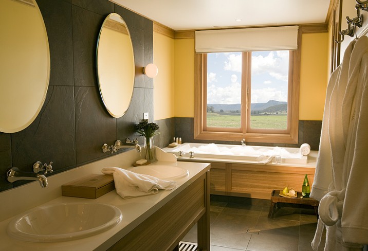 Mr & Mrs Smith - Wollemi Suite bathroom