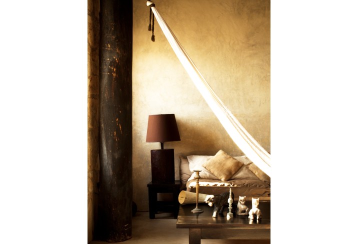 Mr & Mrs Smith - Lounge detail