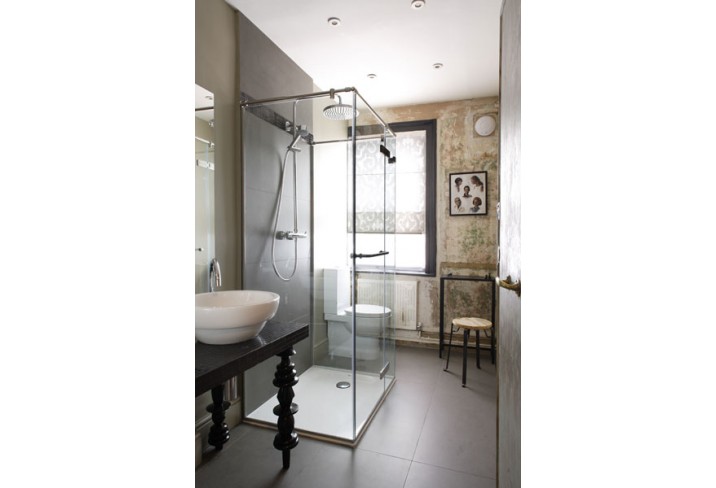 Mr & Mrs Smith - Room 10 bathroom