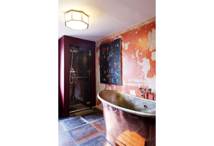 Mr & Mrs Smith - Room 8 bathroom