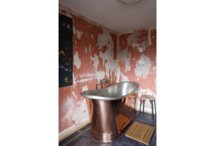 Mr & Mrs Smith - Room 8 bathroom