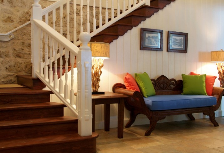 Mr & Mrs Smith - Staircase