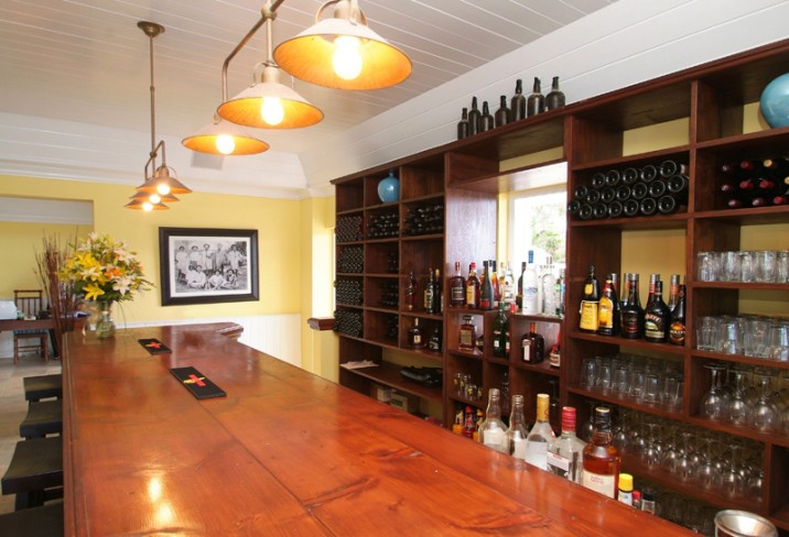 Mr & Mrs Smith - Bar