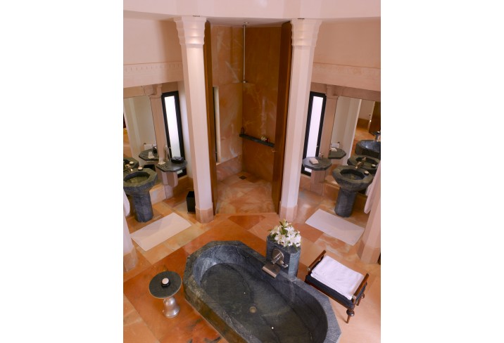 Mr & Mrs Smith - Pool Pavilion bathroom 