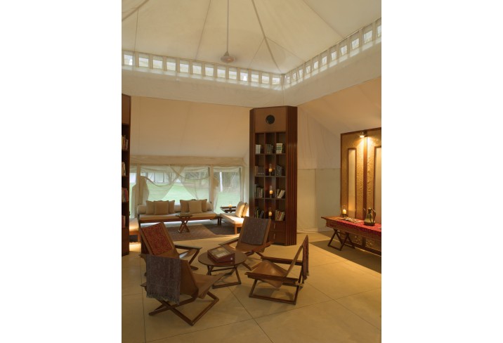 Mr & Mrs Smith - Lounge tent