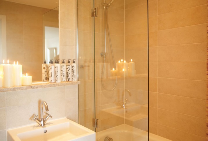 Mr & Mrs Smith - Suite bathroom