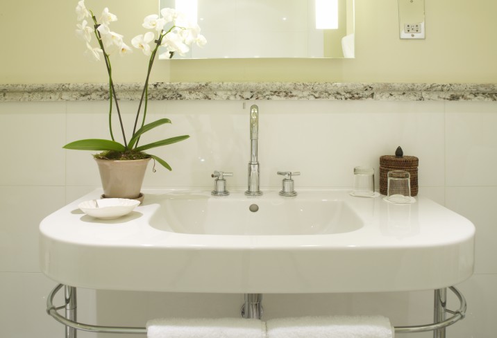 Mr & Mrs Smith - Magnolia bathroom