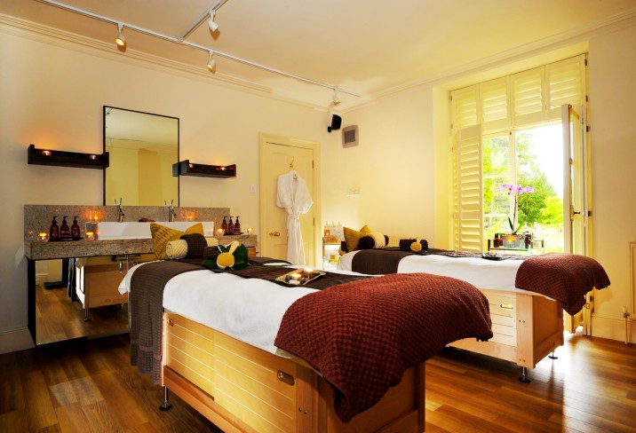 Mr & Mrs Smith - Treatment room