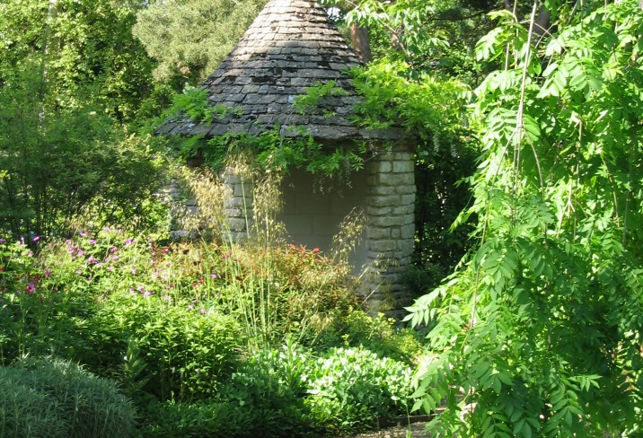Mr & Mrs Smith - Gazebo