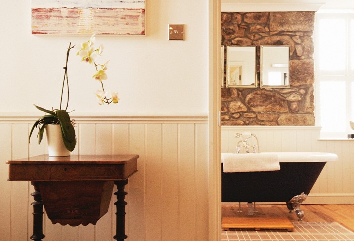 Mr & Mrs Smith - Mousehole bathroom
