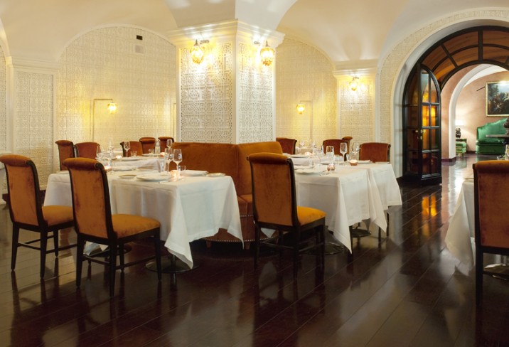 Mr & Mrs Smith - Dining