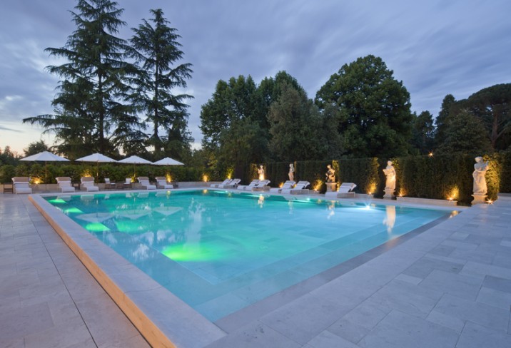 Mr & Mrs Smith - Pool