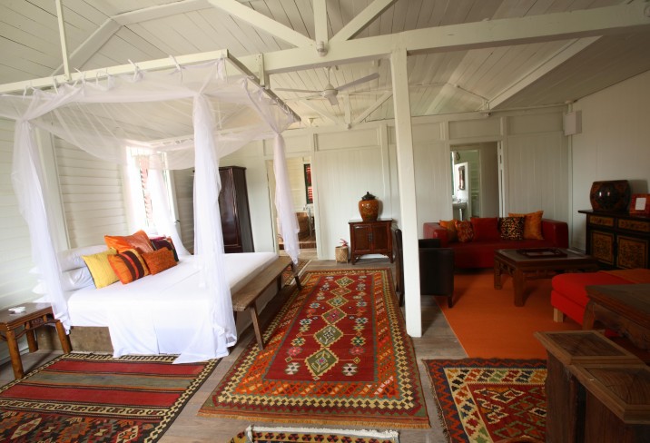 Mr & Mrs Smith - Colonial House bedroom