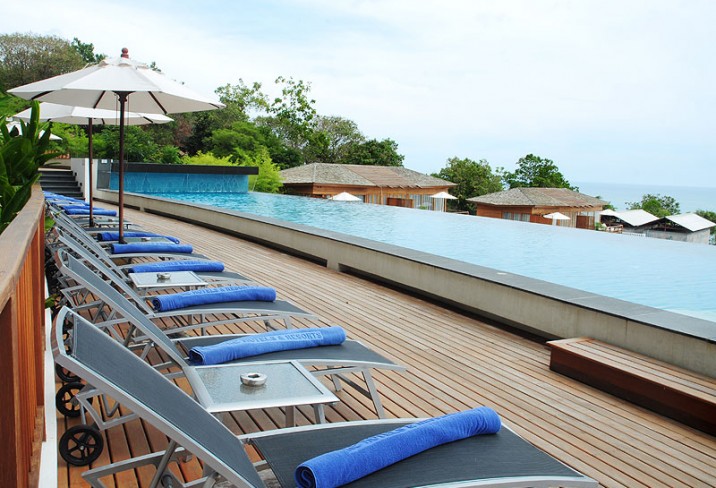 Mr & Mrs Smith - Infinity pool deck