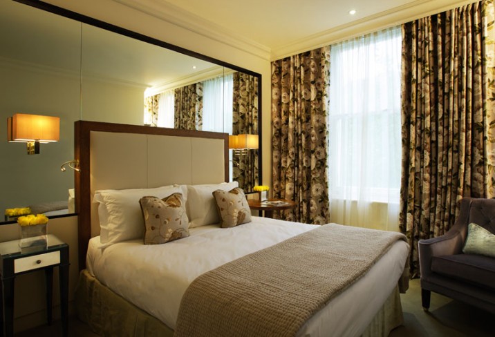 Mr & Mrs Smith - Superior Room