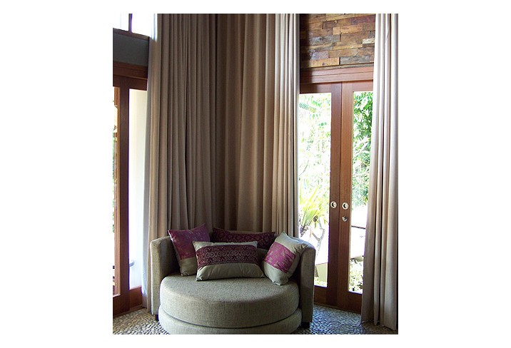 Mr & Mrs Smith - Hill Villa