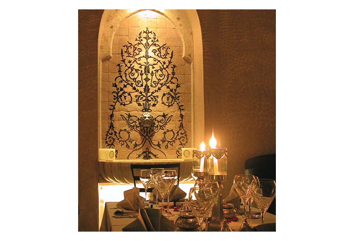 Mr & Mrs Smith - Dining