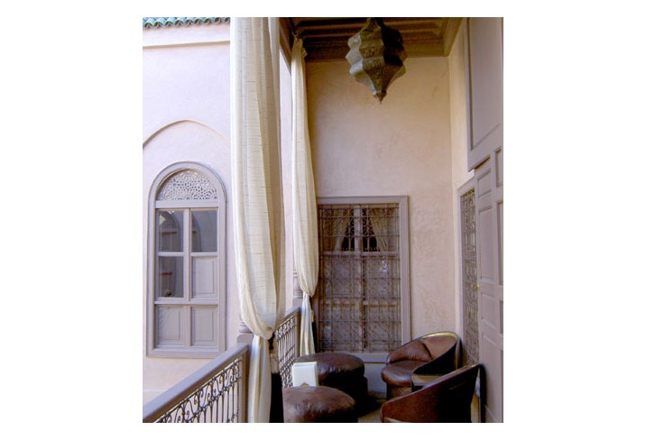 Mr & Mrs Smith - Balcony