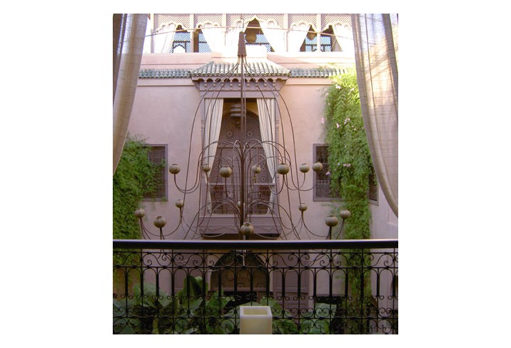 Mr & Mrs Smith - Courtyard